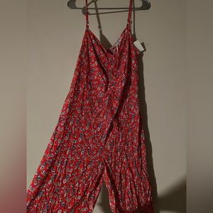 NEVER WORN capri romper
